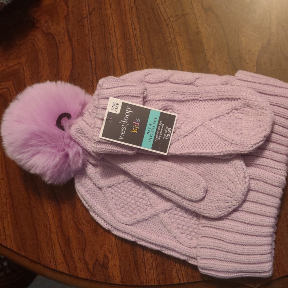 Hat and mitteyset